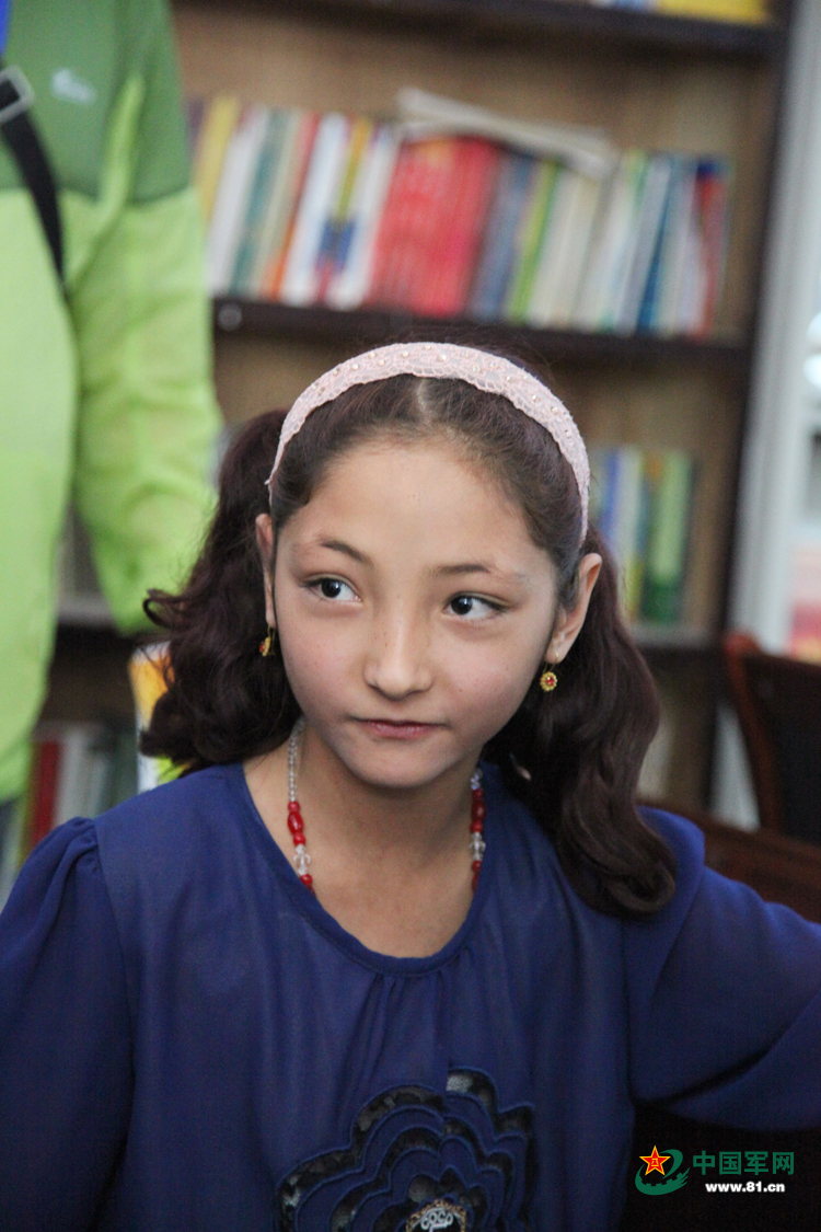 包含维吾尔族女孩被15所世界名校录取的词条